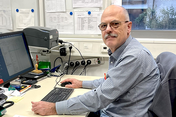 Thomas Mattner at his workstation in the production manager's office